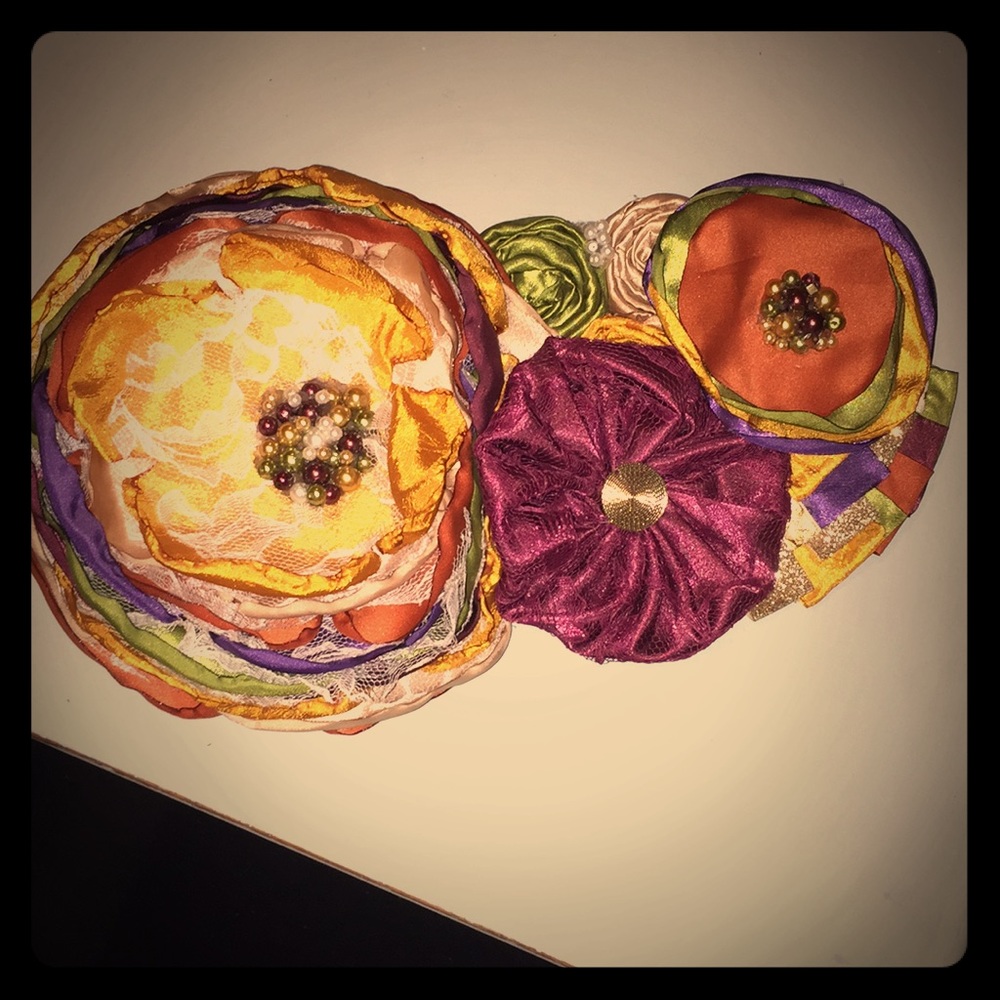 Flower pin great to complete any outfit!